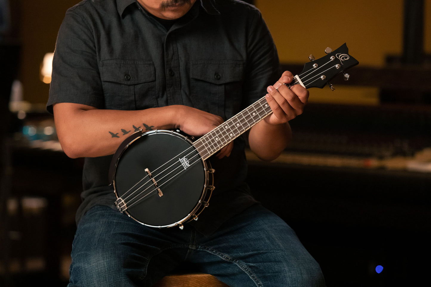 ORTEGA Banjolele Series Concert Ukulele 4 String - Maple Black + Bag
