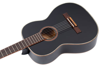 ORTEGA Family Series 7/8 Konzertgitarre 6 String - Fichte / Mahagoni + Bag