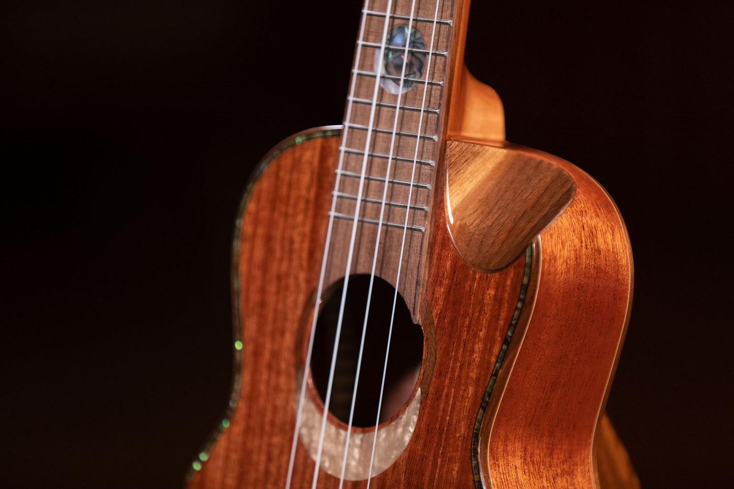 ORTEGA Custom Built Series Concert Ukulele 4 String - Solid Mahogany Natural + Bag