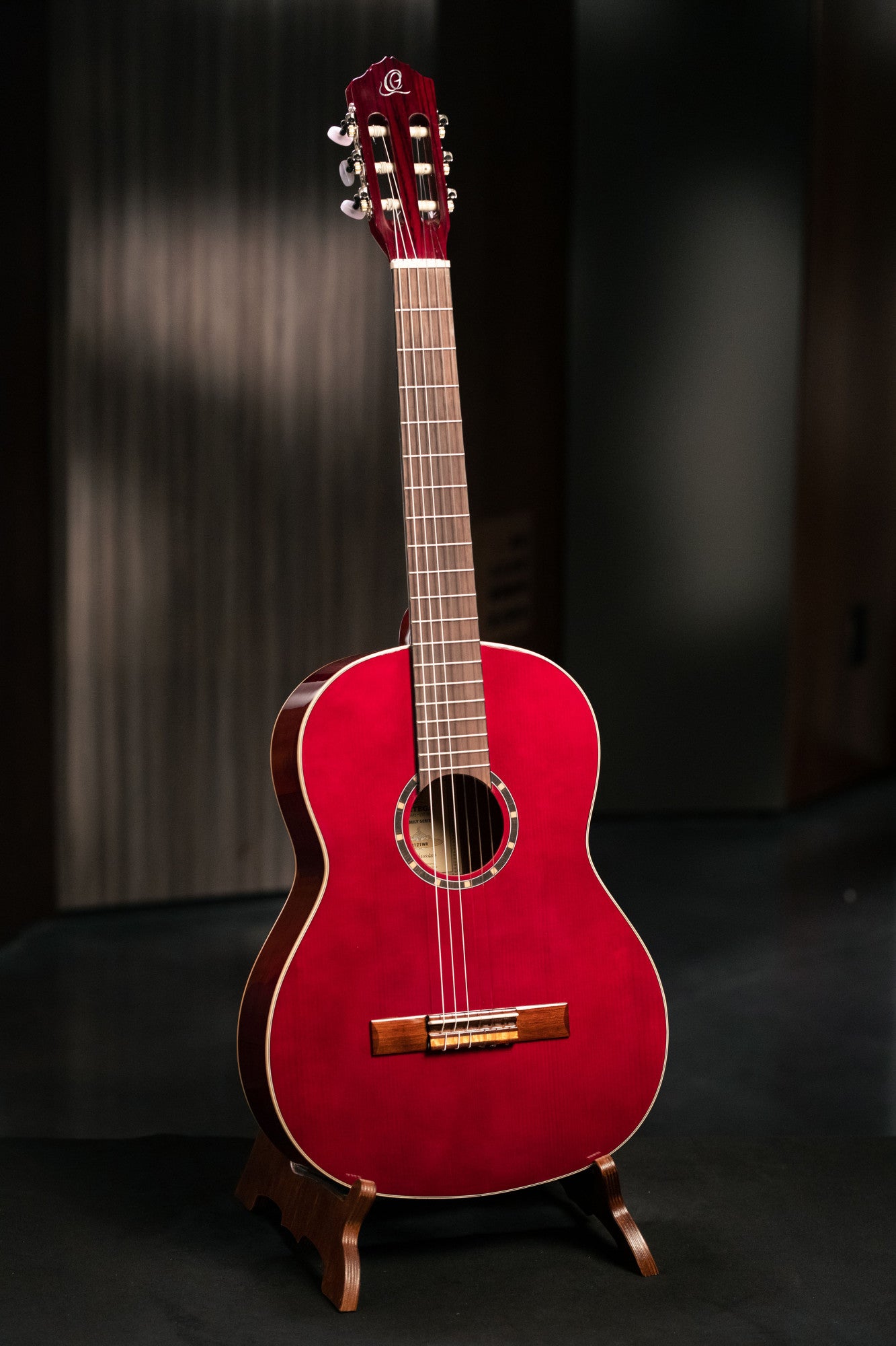ORTEGA Family Series 4/4 Konzertgitarre 6 String - Weinrot + Bag