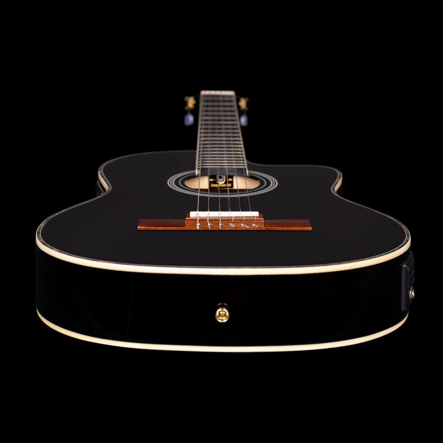 ORTEGA Family Series Pro 4/4 Konzertgitarre 6 String - Massive Fichte / Mahagoni Black + Bag