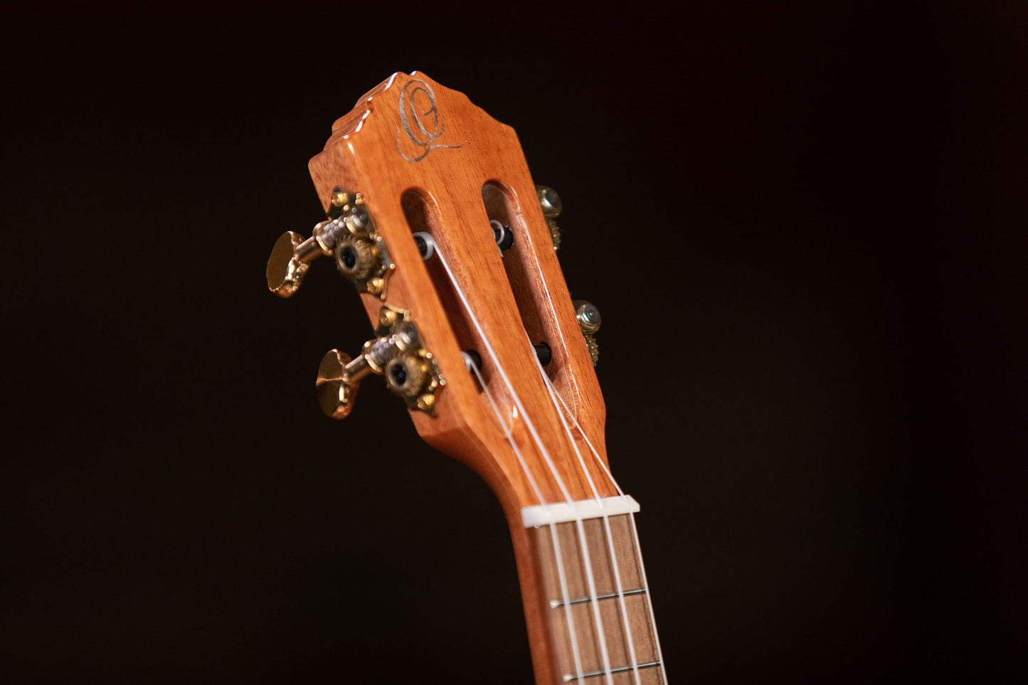 ORTEGA Custom Built Series Concert Ukulele 4 String - Solid Mahogany Natural + Bag