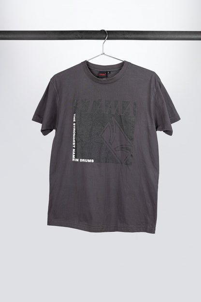 TAMA T-Shirt in dunkelgrau mit Logo und "The Strongest Name" Schriftzug auf der Brust