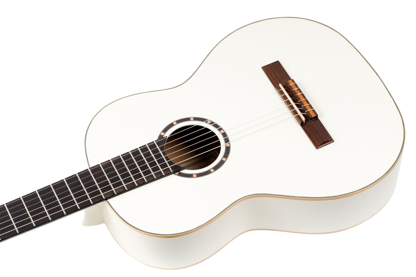 ORTEGA Family Series 4/4 Konzertgitarre 6 String - Weiß + Bag