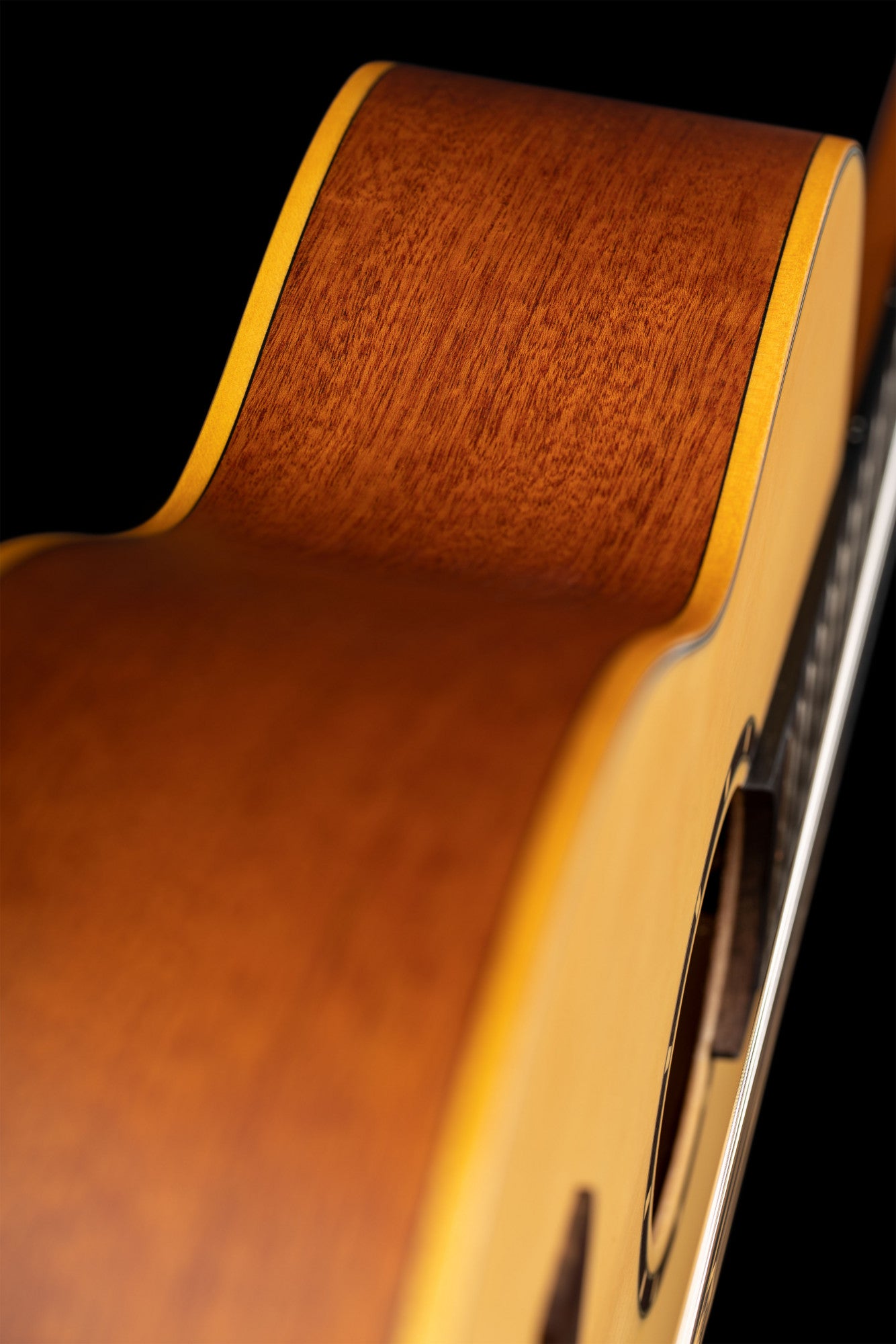 ORTEGA Family Series 7/8 Konzertgitarre 6 String - Mahagoni Natur + Bag