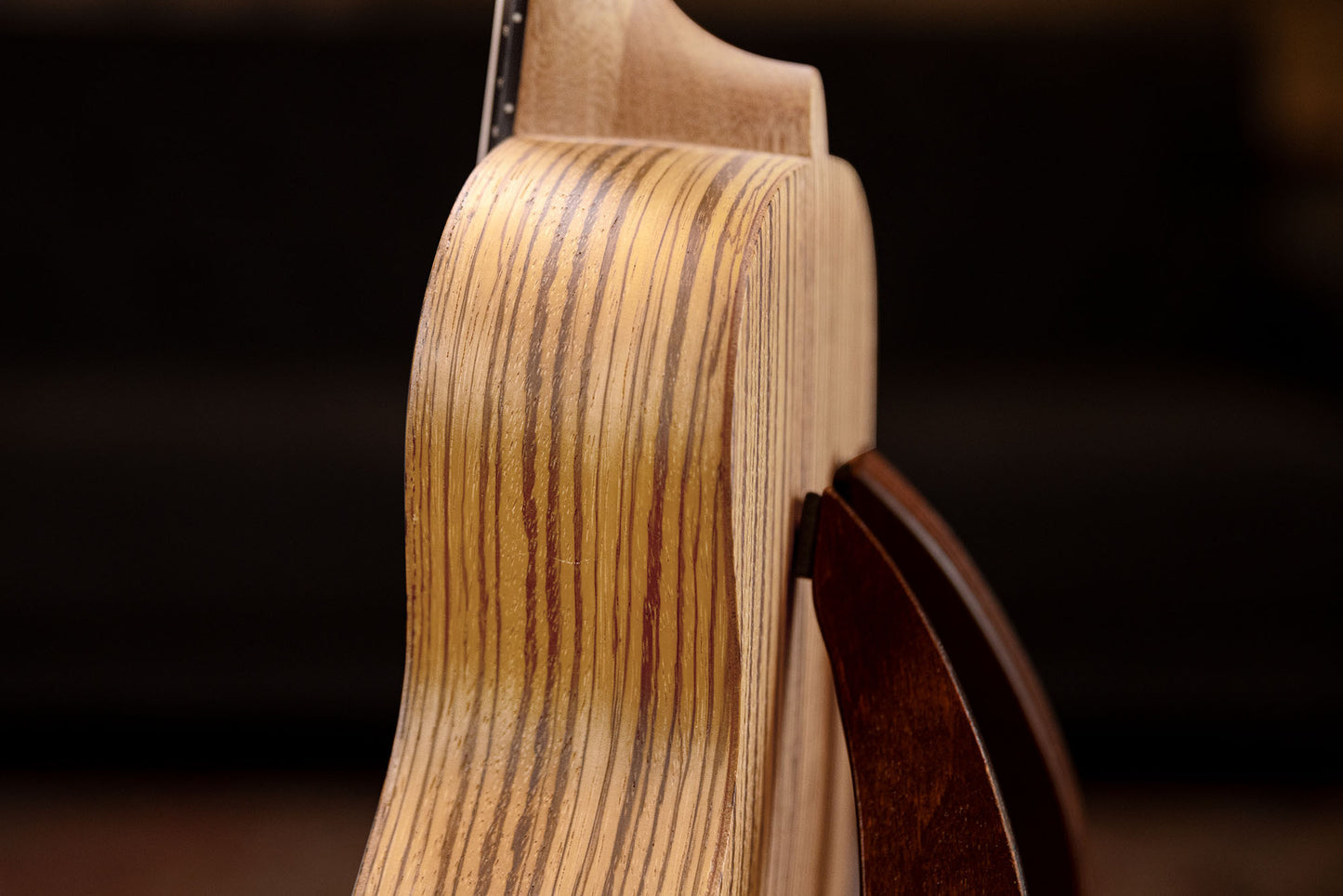 ORTEGA Timber Serie Konzert Preamp Ukulele 4 String Lefty - Zebrawood Natural + Bag