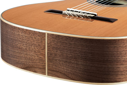 ORTEGA Traditional Series 4/4 Konzertgitarre 6-String + Pro Gigbag