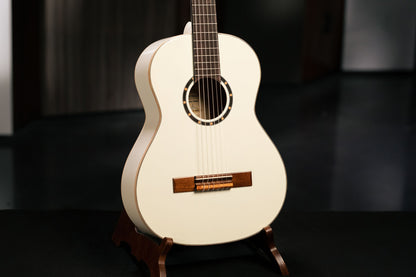 ORTEGA Family Series 3/4 Classical Guitar 6 String - White + Gigbag