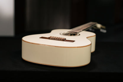 ORTEGA Family Series 3/4 Classical Guitar 6 String - White + Gigbag