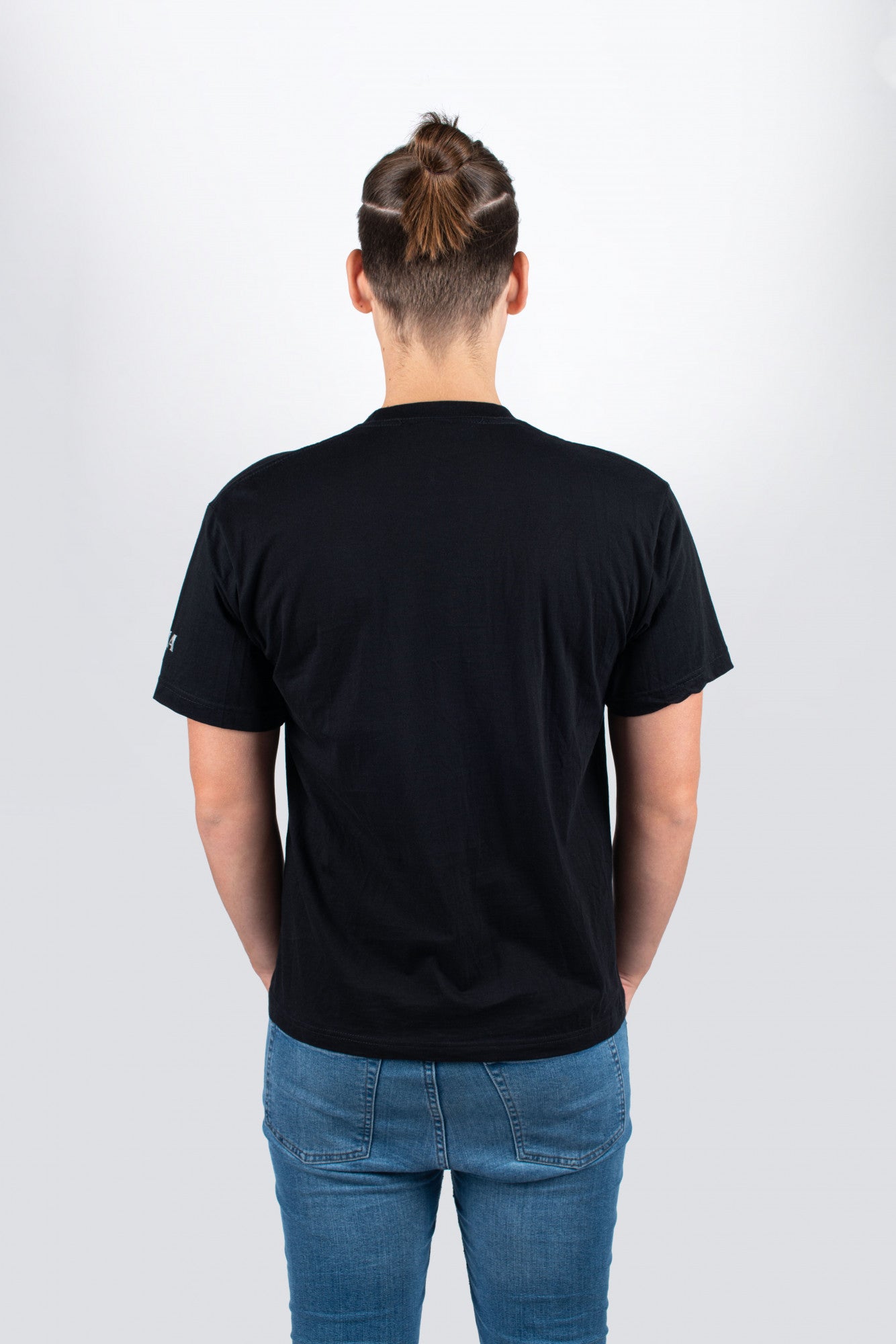 Tama t-shirt in black with Warlord logo on chest
