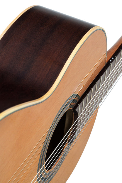 ORTEGA Traditional Series 4/4 Nylon String Guitar 6-String + Pro Gigbag