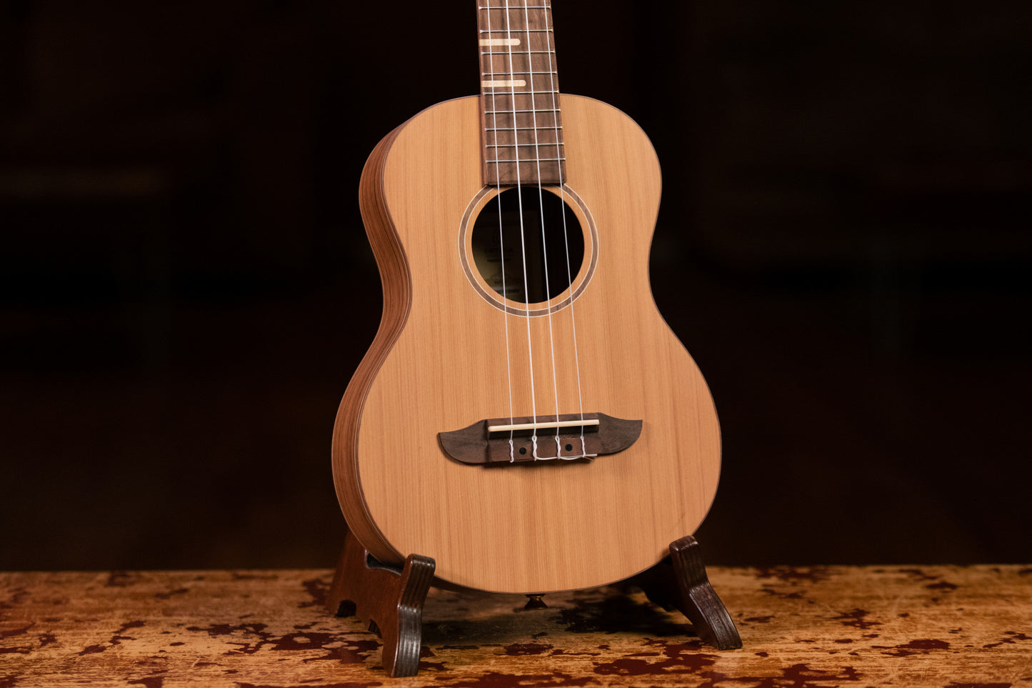ORTEGA Timber Series Tenor Ukulele 4 String - Solid Cedar / Walnut Natural + Bag