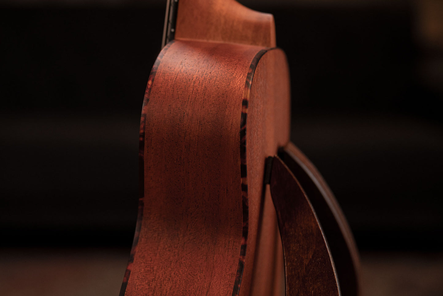 ORTEGA Bonfire Serie Konzert Ukulele 4 String Lefty - Fichte/Sapele Natur