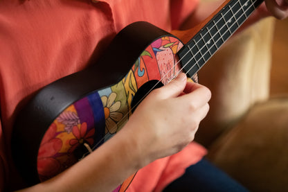 KEIKI K2 Serie Sopran Ukulele Set - Agathis / Peace '68"