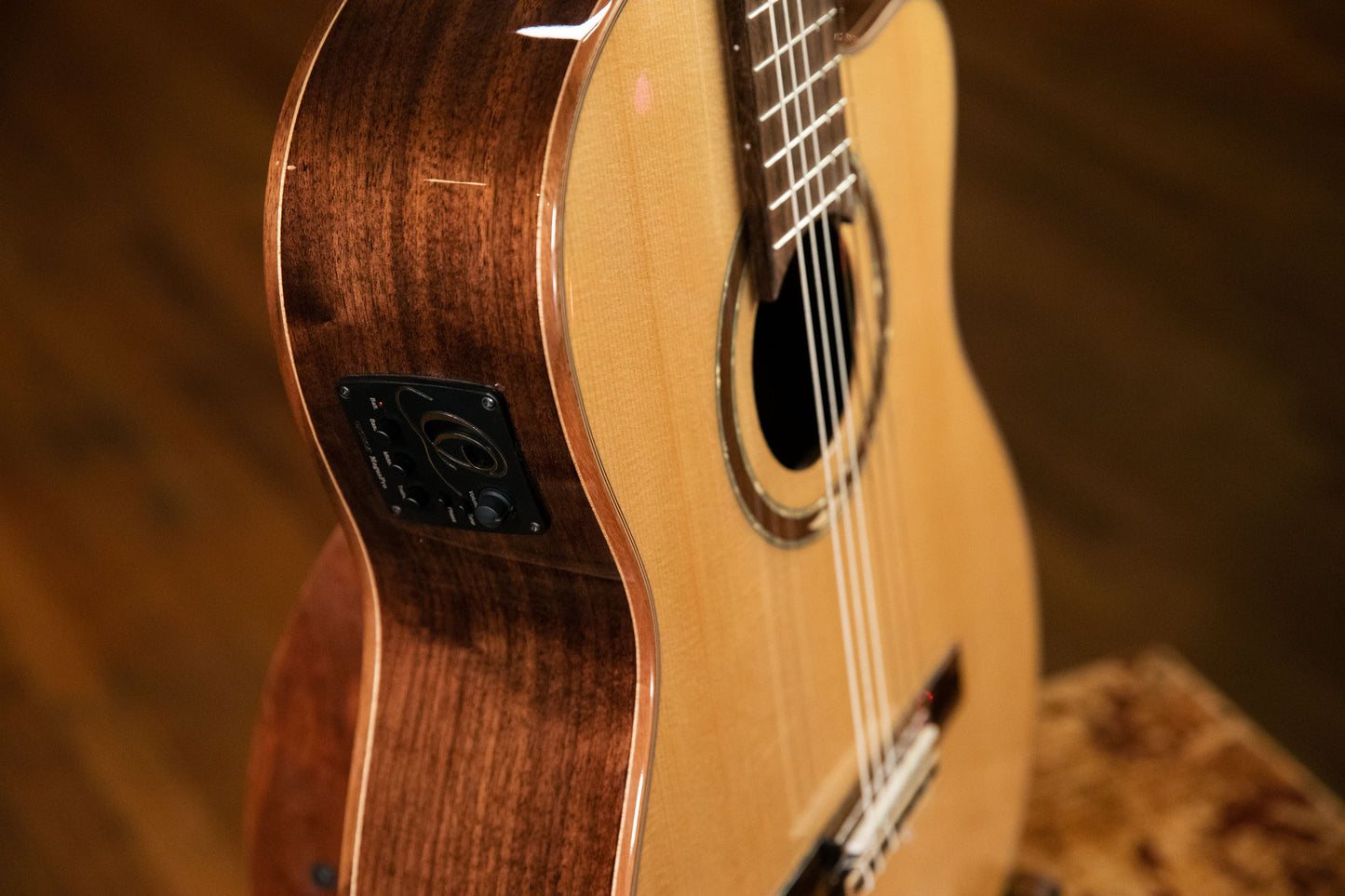 ORTEGA Performer Series 4/4 Classical Guitar 6-String - Natural + Gig Bag