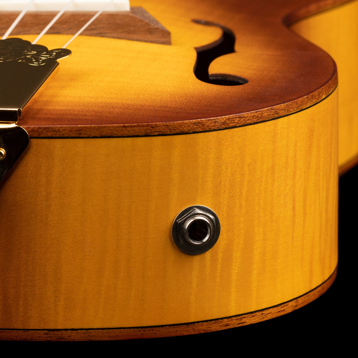 ORTEGA Custom Built Series Concert Ukulele 4 String - Honey Sunburst + Bag