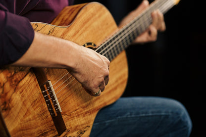 ORTEGA The Private Room 4/4 Konzertgitarre 6-String - Spalted Maple Natur + Gigbag