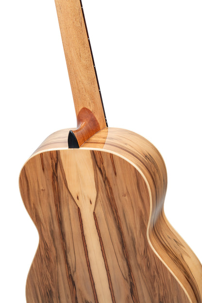 ORTEGA Traditional Series 4/4 Nylon String Guitar 6-String + Pro Gigbag