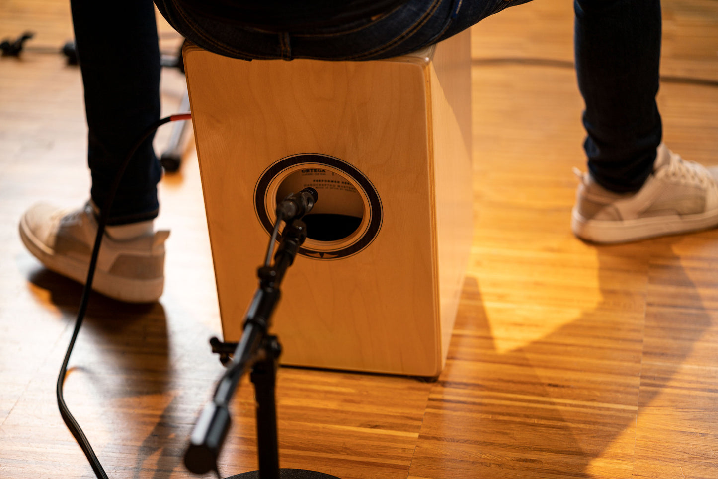 ORTEGA Performer Serie Cajon Lefty - Walnut / Baltic Birch Natural