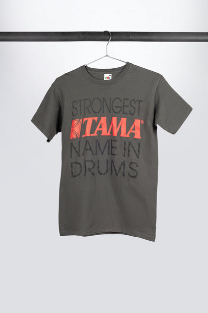 TAMA T-Shirt in dunkelgrau mit "Strongest Name" Frontprint