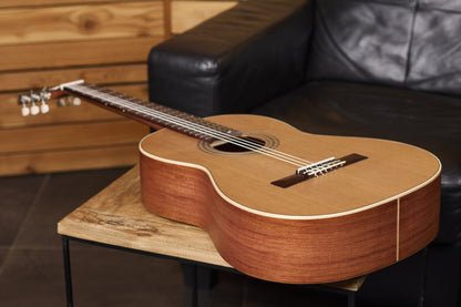 ORTEGA Traditional Series 4/4 Nylon String Guitar 6-String - Satin + Pro Gig Bag