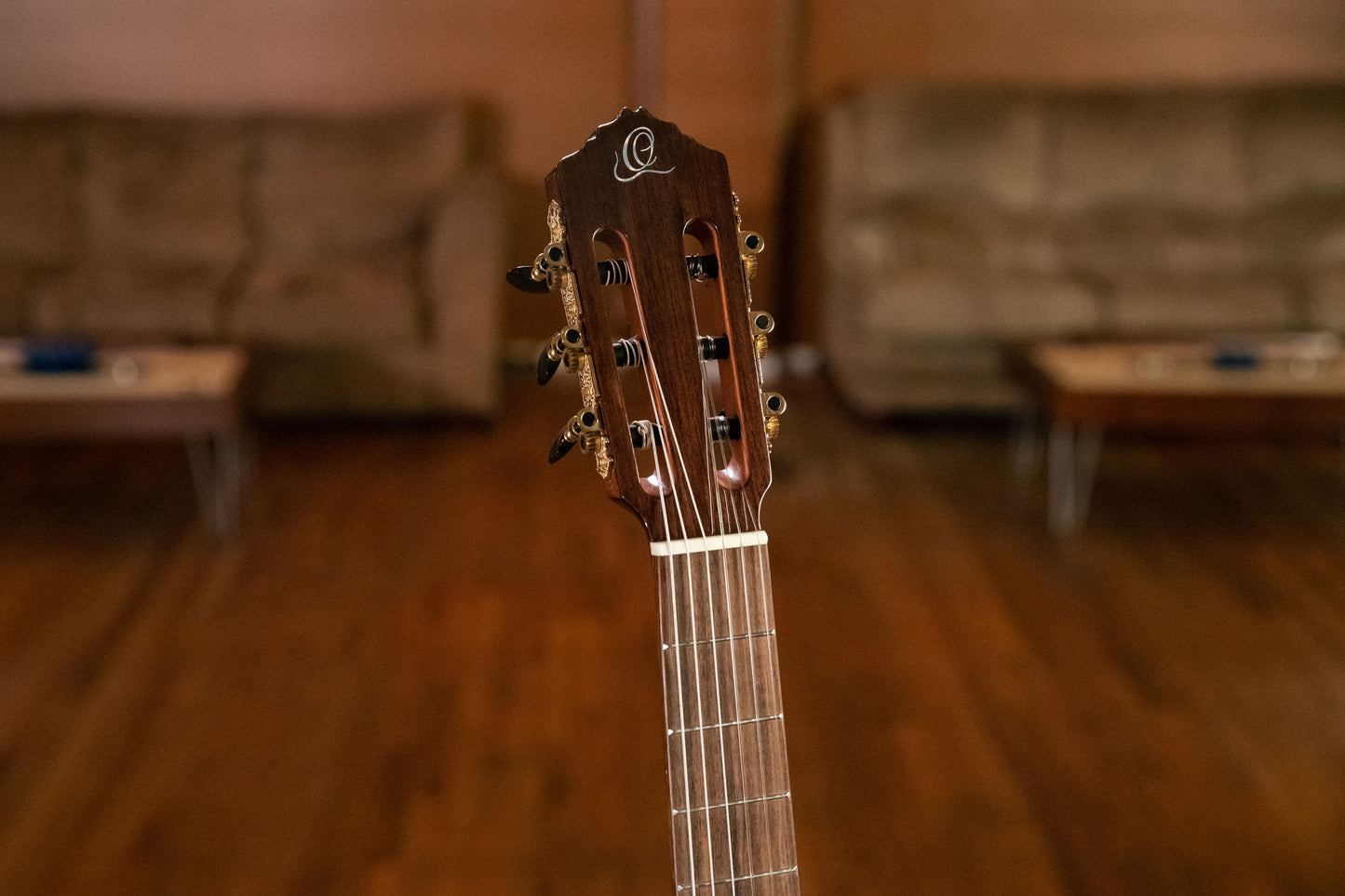 ORTEGA Performer Series 4/4 Classical Guitar 6-String - Tobacco Sunburst + Gig Bag