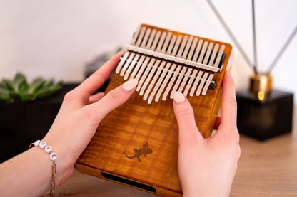 ORTEGA Lizard Series Kalimba 17 Keys - Solid Golden Phoebe
