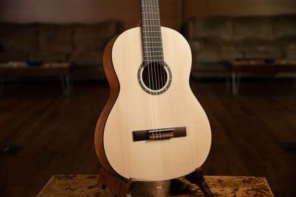 ORTEGA Student Series Pro 4/4 Konzertgitarre 6-String - Natural