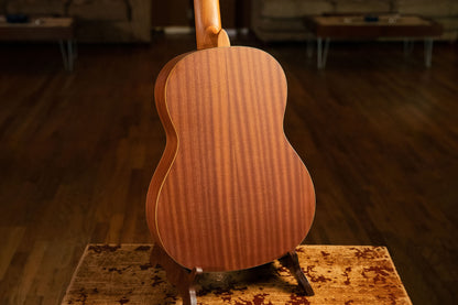 ORTEGA Family Series Pro 4/4 Konzertgitarre 6 String - Zeder / Mahagoni Natur + Bag