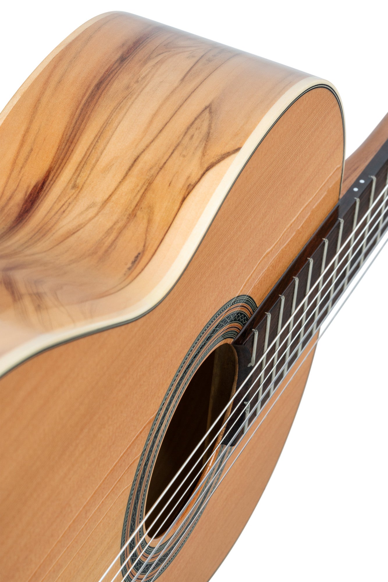 ORTEGA Traditional Series 4/4 Nylon String Guitar 6-String + Pro Gigbag