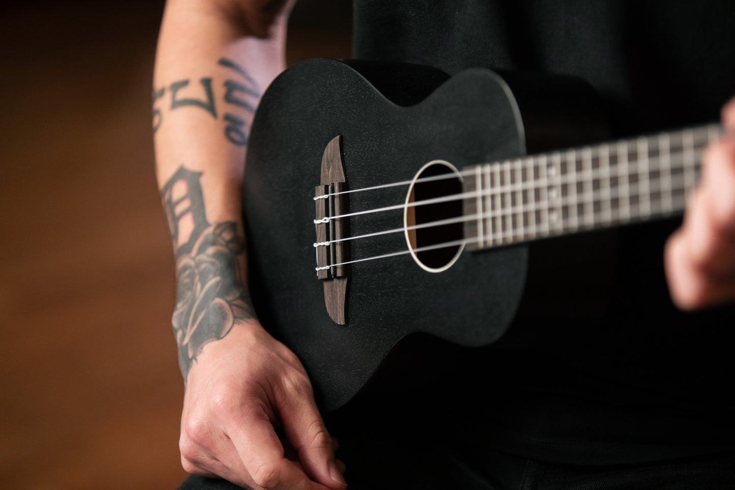 ORTEGA Horizon Series Concert Ukulele 4 String - Okoume Black