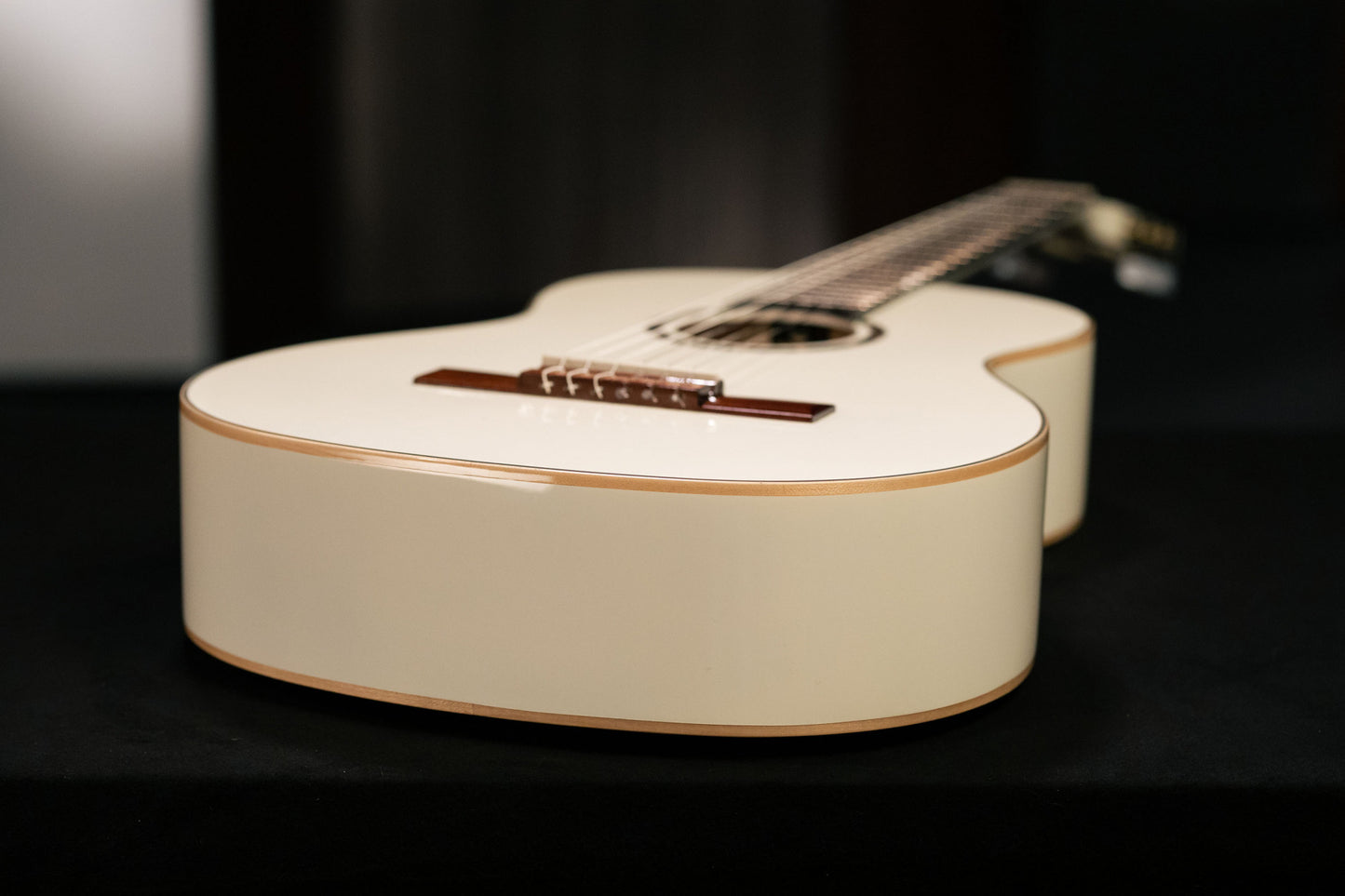 ORTEGA Family Series 4/4 Konzertgitarre 6 String - Weiß + Bag