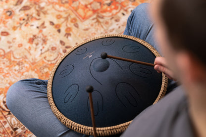 MEINL Sonic Energy Octave Steel Tongue Drum 16" - D Amara/9 Notes/440 Hz - Navy Blue