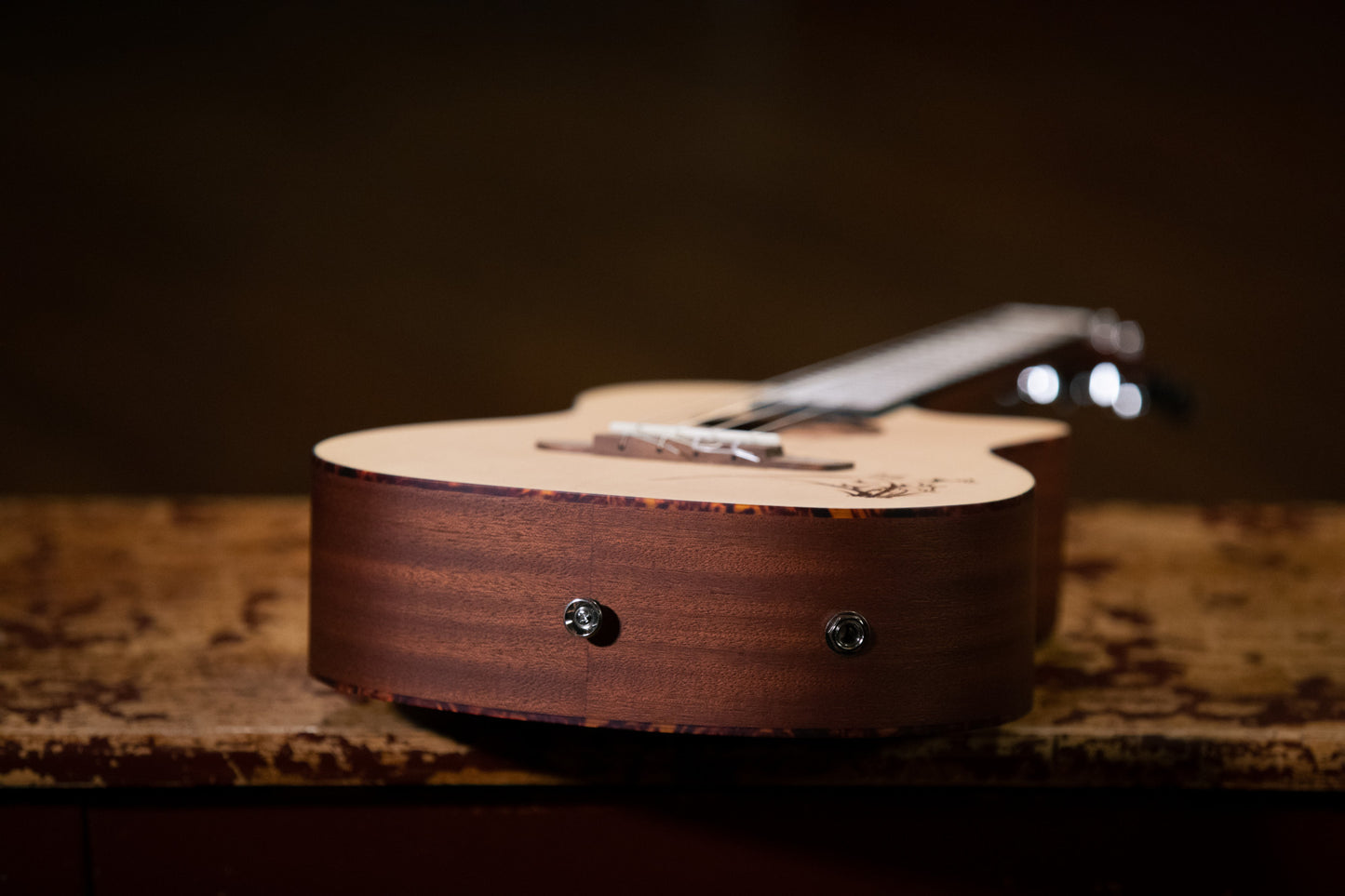 ORTEGA Bonfire Series Preamp Baritone Ukulele 4 String - Spruce/Sapele Natural