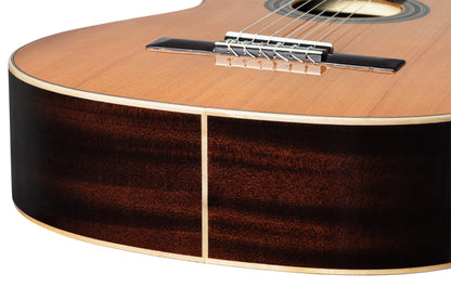 ORTEGA Traditional Series 4/4 Nylon String Guitar 6-String + Pro Gigbag