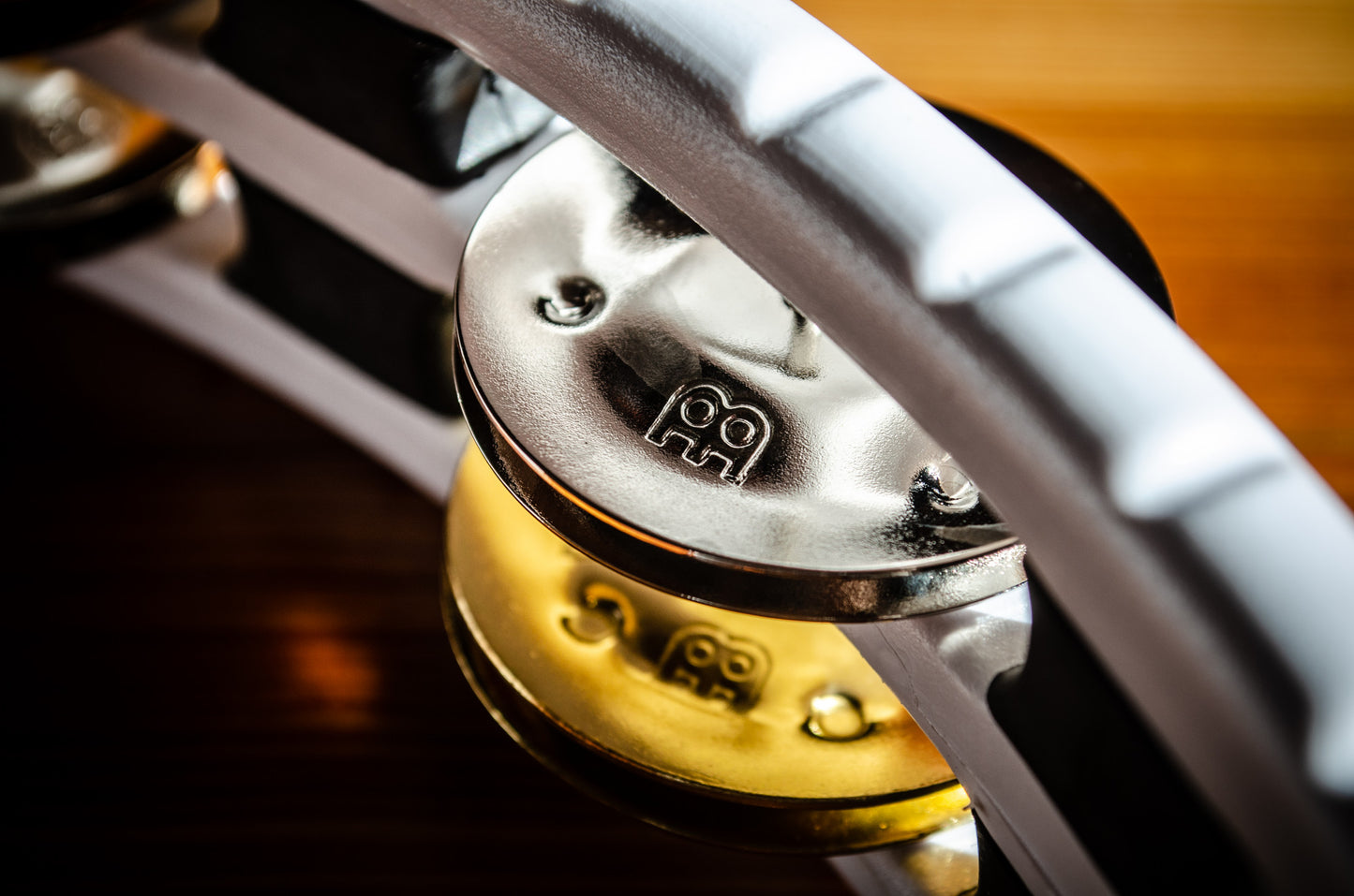 MEINL Percussion Traditional ABS Series Hand Held Molded ABS Tambourine - weiß/vernickelter Stahl/Messing massiv