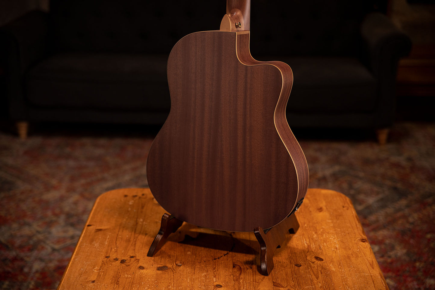 ORTEGA Family Series Pro 4/4 Konzertgitarre 6 String Lefty - Massive Zeder / Mahagoni Natur + Bag