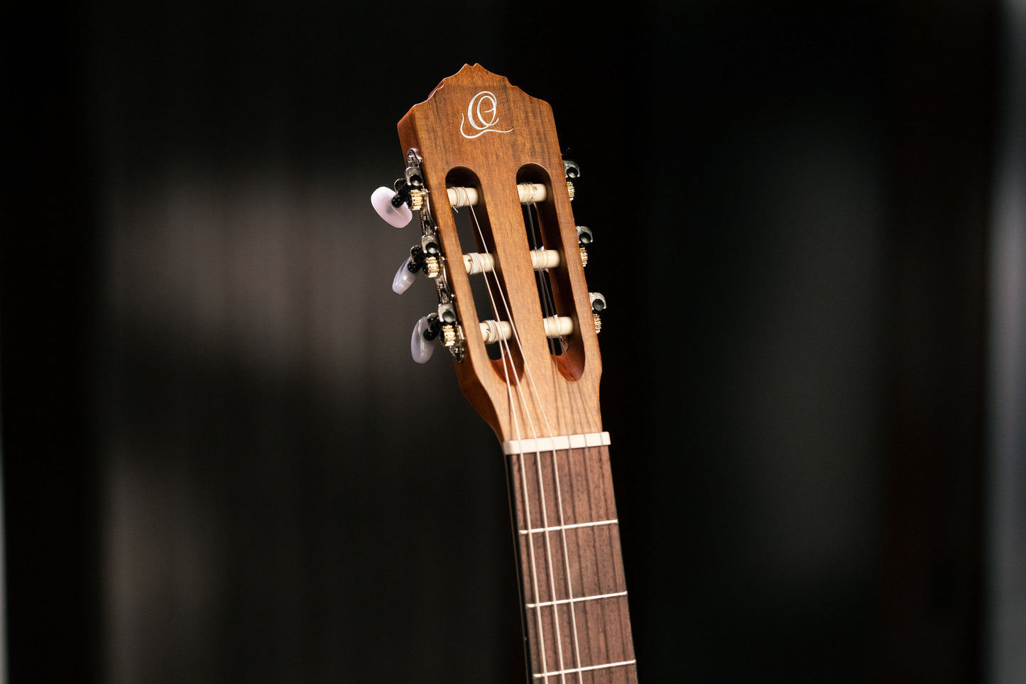 ORTEGA Family Series 4/4 Konzertgitarre 6 String - Mahagoni Natur + Bag