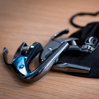 ORTEGA Curved Guitar Capo - Black Chrome