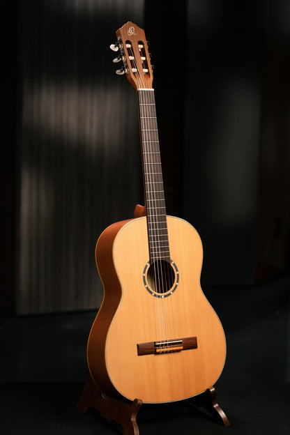 ORTEGA Family Series 4/4 Classical Slim Neck Guitar 6 String - Cedar / Mahogany Natural + Gigbag