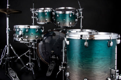 TAMA Starclassic Walnut/Birch Lacquer Shell Kit 5 pcs - Satin Sapphire Fade/Chrome HW