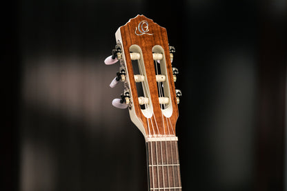 ORTEGA Family Series 3/4 Classical Guitar 6 String - White + Gigbag