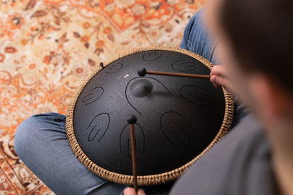 MEINL Sonic Energy Octave Steel Tongue Drum 16" - D Kurd/9 Notes/44 Hz - Black