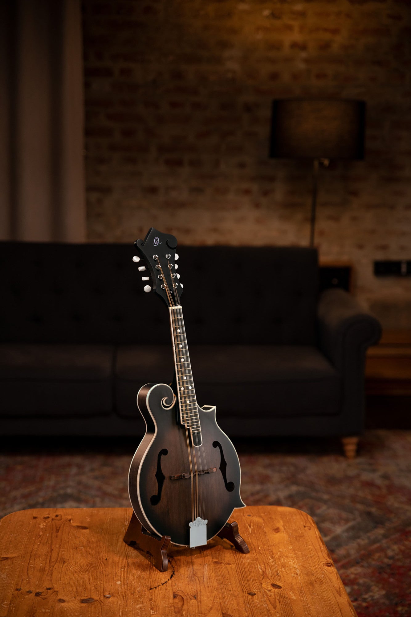 ORTEGA Americana Serie F-Style Mandolin 8 String - Spruce / Maple Satin Whiskey Burst