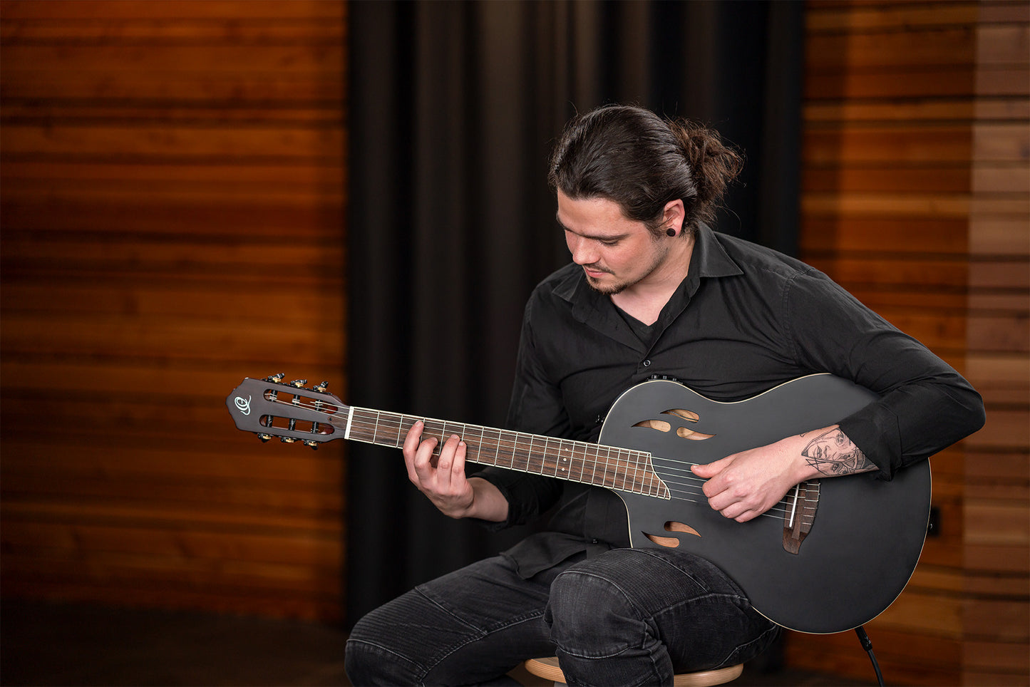 ORTEGA TourPlayer DeLuxe Nylon String Guitar 6-String Lefty - Spruce Black + Gig Bag