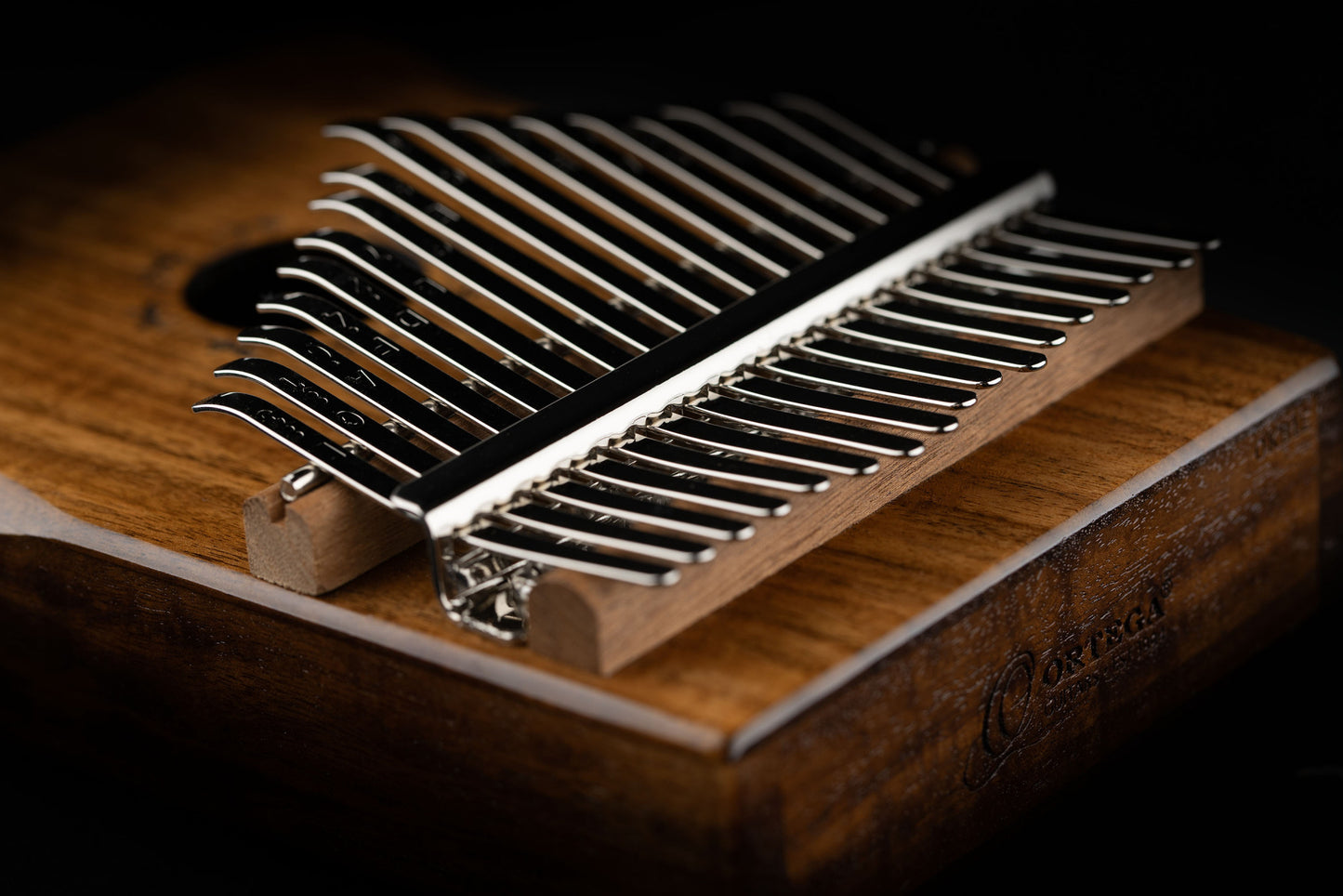 ORTEGA Lizard Serie Kalimba 17 Töne - Solid Acacia
