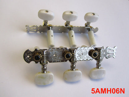 IBANEZ Mechanik: Chrom mit Perlmuttknopf für Nylongitarre - Auslaufmodell und nur noch Lagerware. Substitut: 2MC0005L/2MC0005R-NIP