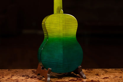 ORTEGA Prism Serie Tenor Ukulele 4 String - Flamed Maple Ivy Fade + Bag