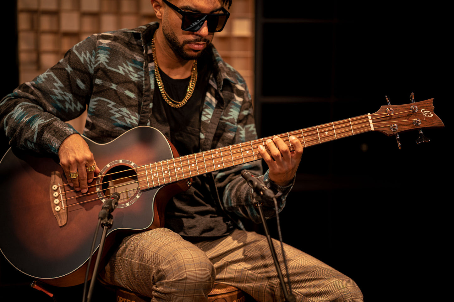 ORTEGA Deep Series 7 Medium Scale Acoustic Bass 4 String - Spruce / Mahogany Bourbon Fade