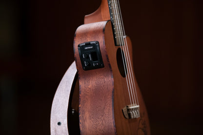 ORTEGA Bonfire Serie Preamp Konzert Ukulele 4 String - Fichte/Sapele Natur